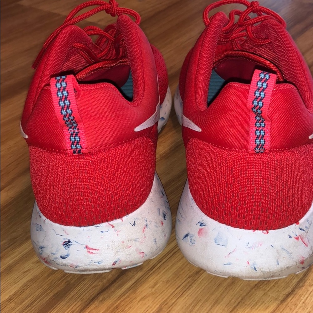 Men’s Roshes Nike Shoes - Picture 3 of 4